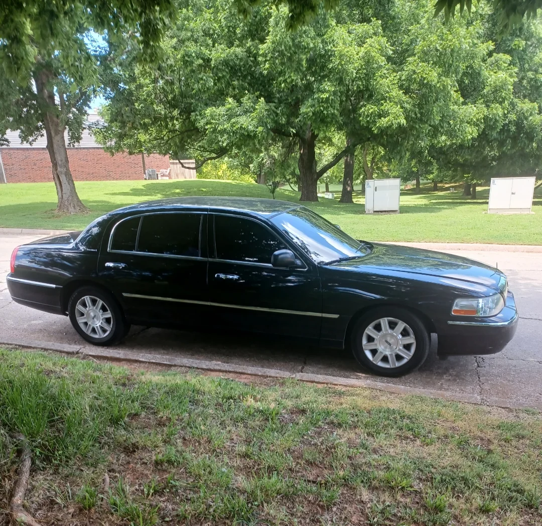 just-bought-a-2011-lincoln-town-car-executive-l-what-should-v0-u00hk2l45e5b1.webp