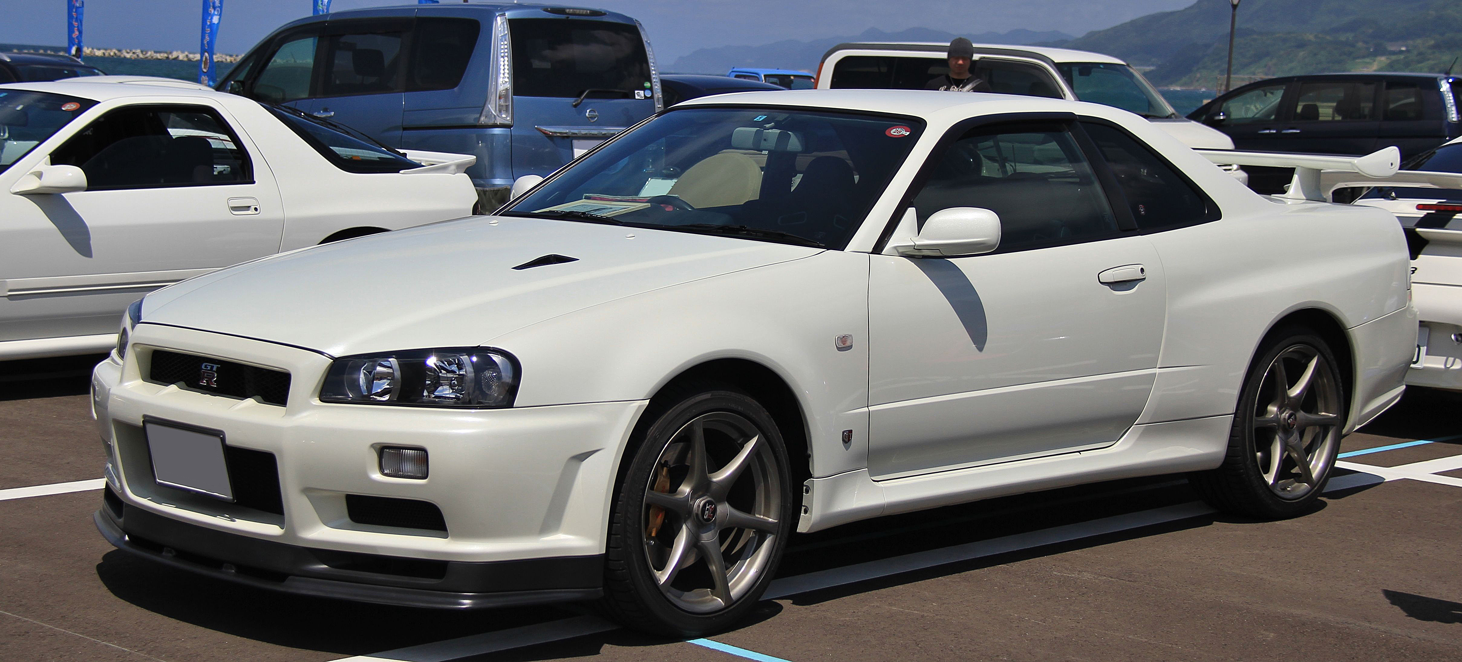 Nissan_Skyline_GT-R_R34_V_Spec_II.jpg